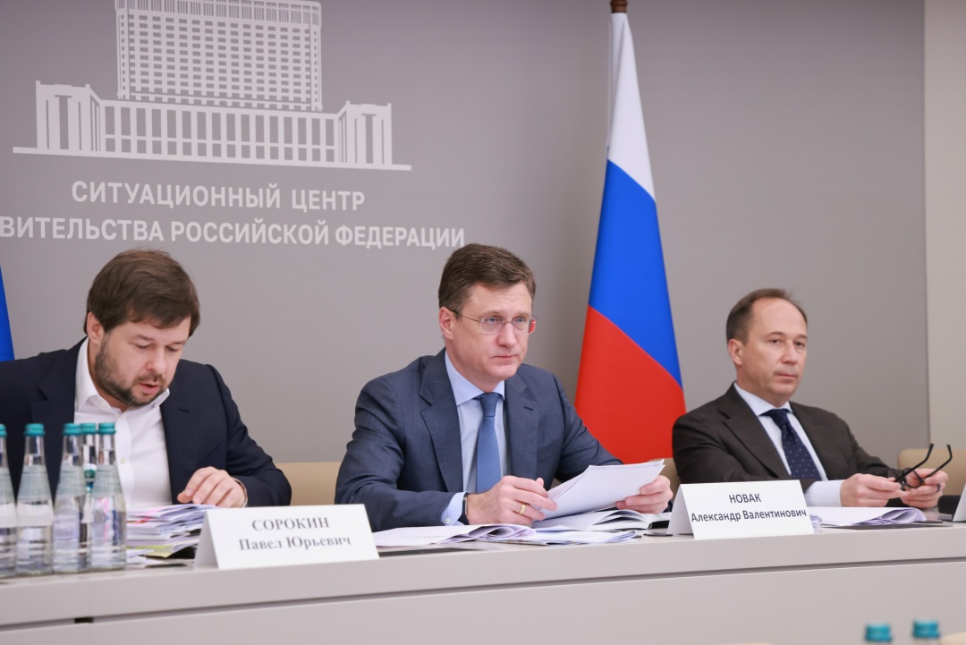 Александр Новак провел совещание по ситуации на топливном рынке.