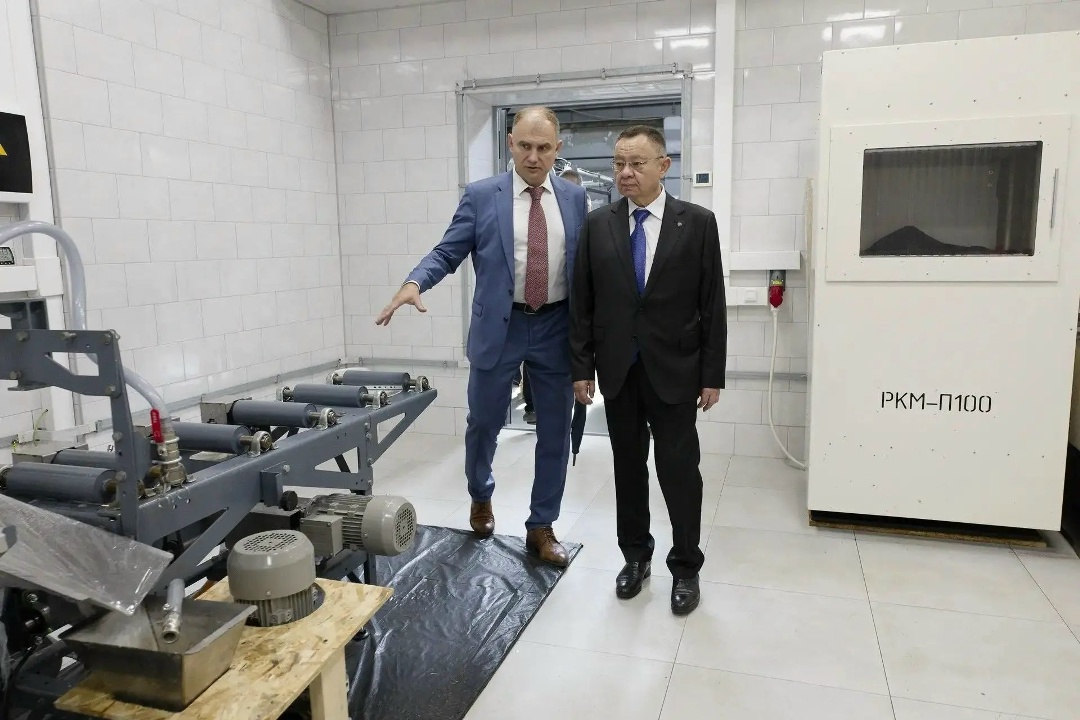Министр строительства и ЖКХ РФ Ирек Файзуллин провел в НИЦ «Строительство» рабочее совещание по развитию научной составляющей строительной отрасли и…