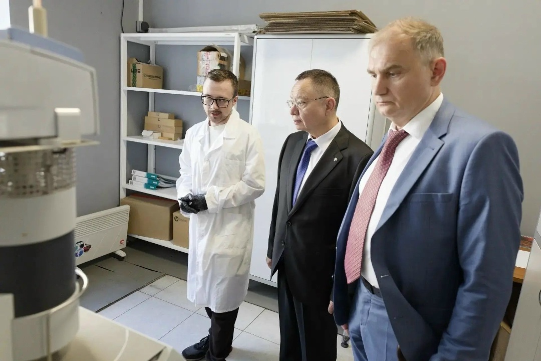 Министр строительства и ЖКХ РФ Ирек Файзуллин провел в НИЦ «Строительство» рабочее совещание по развитию научной составляющей строительной отрасли и…