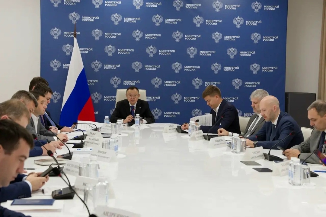 Министр строительства и ЖКХ РФ Ирек Файзуллин провел регулярное всероссийское совещание по подготовке коммунальной инфраструктуры к отопительному периоду