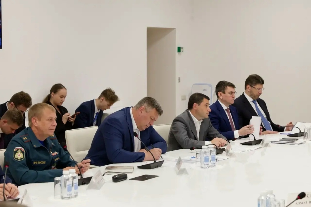 Министр строительства и ЖКХ РФ Ирек Файзуллин провел регулярное всероссийское совещание по подготовке коммунальной инфраструктуры к отопительному периоду