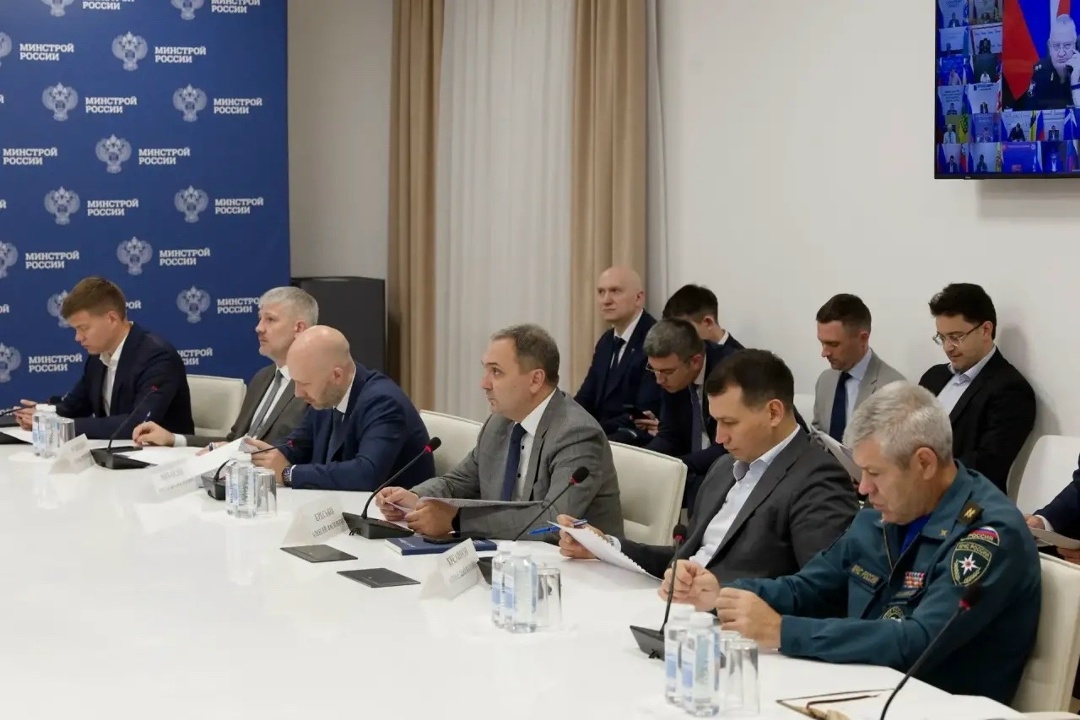 Министр строительства и ЖКХ РФ Ирек Файзуллин провел регулярное всероссийское совещание по подготовке коммунальной инфраструктуры к отопительному периоду