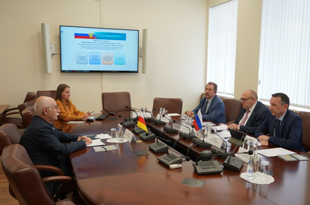 Руководитель Федеральной службы по экологическому, технологическому и атомному надзору Александр Трембицкий провёл встречу с Председателем Комитета…