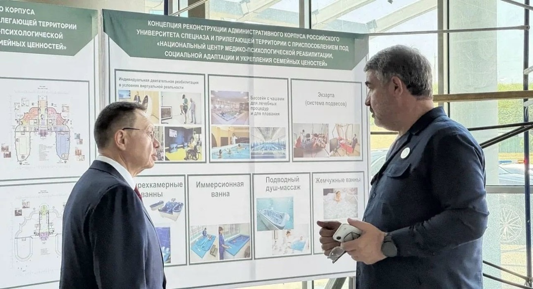 Министр строительства и ЖКХ РФ Ирек Файзуллин совместно с Министром строительства и ЖКХ Чеченской Республики Муслимом Зайпуллаевым посетил Российский…