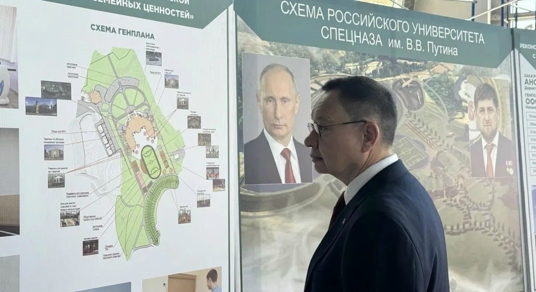 Министр строительства и ЖКХ РФ Ирек Файзуллин совместно с Министром строительства и ЖКХ Чеченской Республики Муслимом Зайпуллаевым посетил Российский…