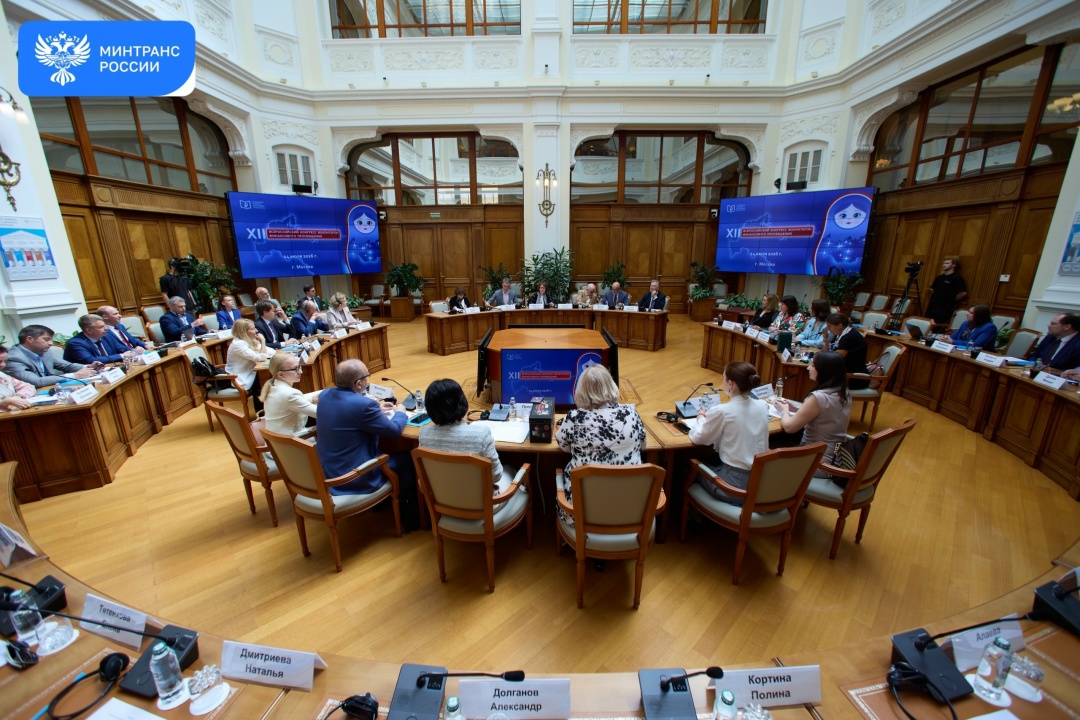 Студентка ДВГУПС презентовала главе Банка России проект по повышению финансовой грамотности молодежи