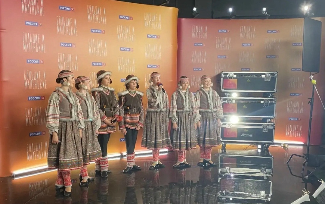 Танец на всю страну При поддержке ЛУКОЙЛа детский хореографический ансамбль из Республики Коми приехал в Москву, чтобы принять участие в шоу «Большие и…