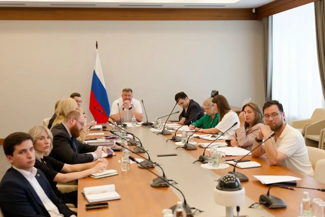 Представители Минстроя России провели совещание по вопросам всестороннего развития Луганской Народной Республики