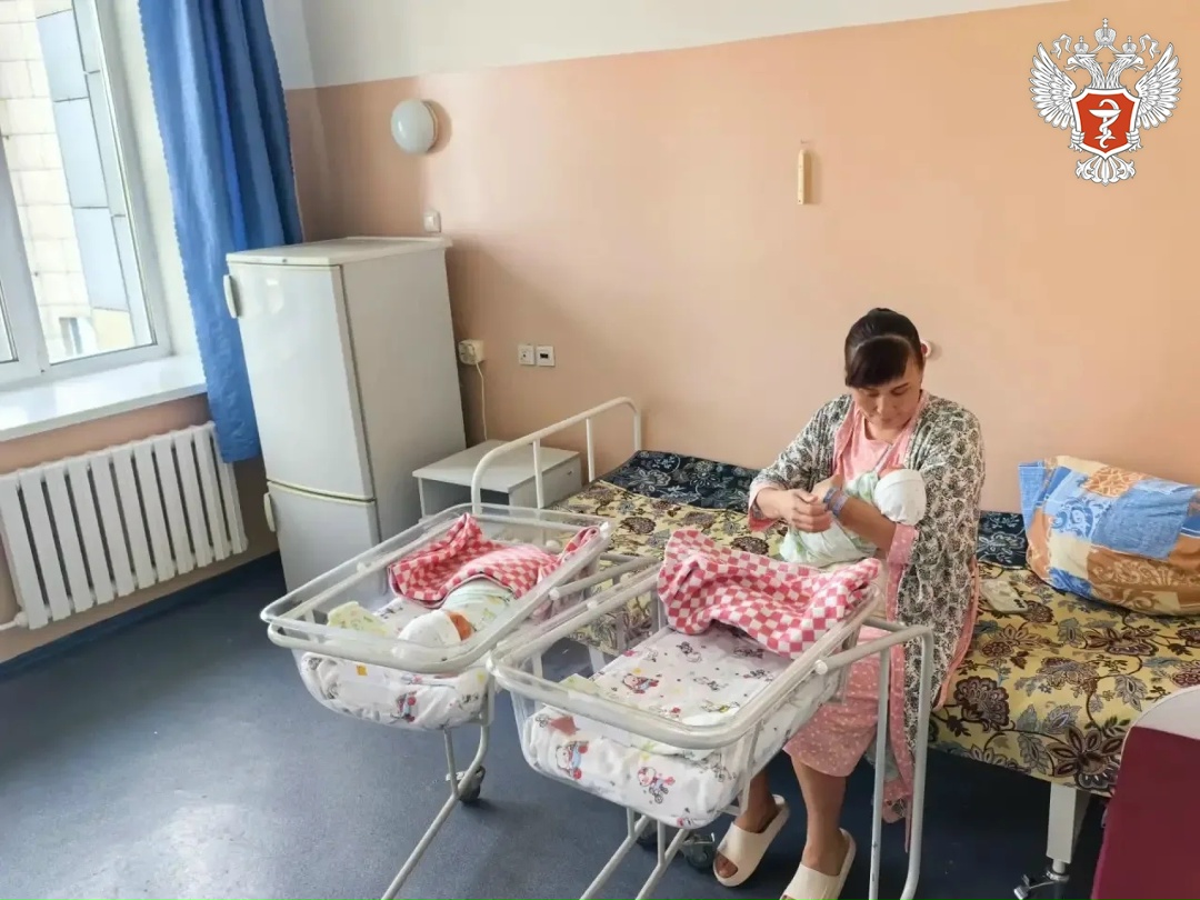 ‍ Михаил Мурашко поздравил двух жительниц Республики Тыва с рождением десятого и седьмого ребенка