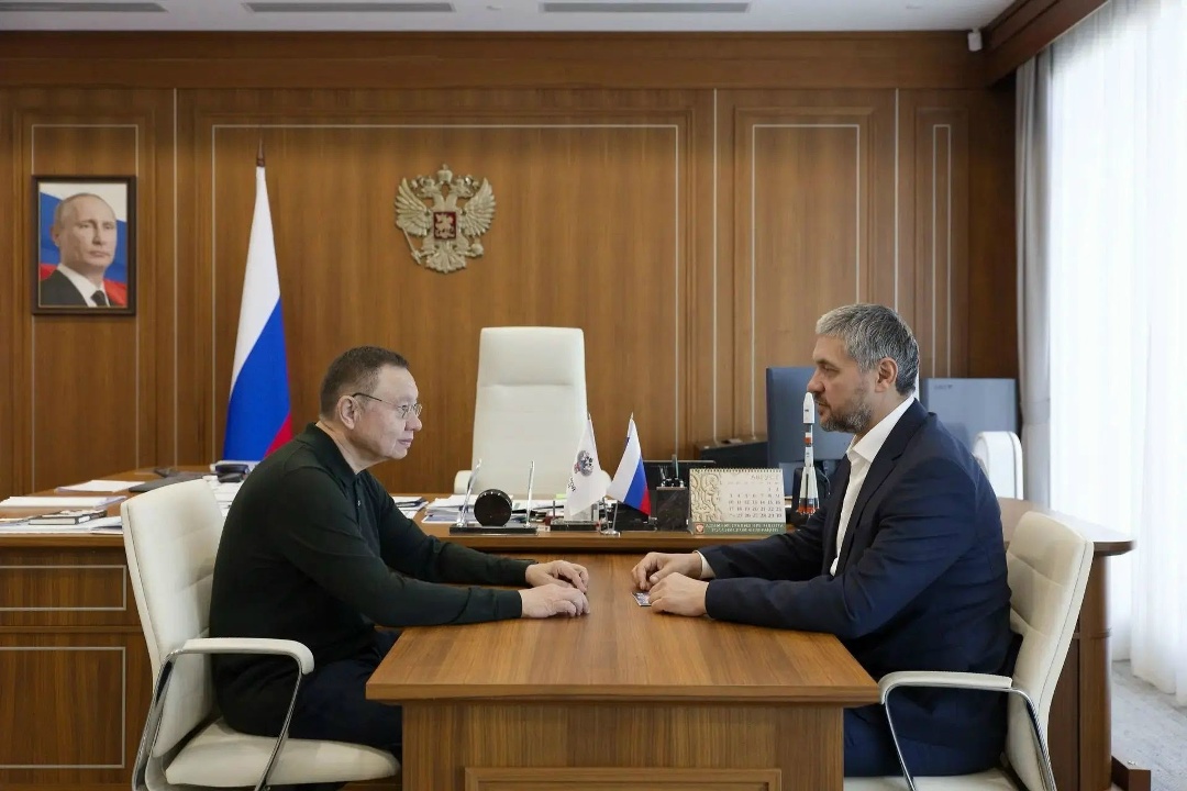 Министр строительства и ЖКХ РФ Ирек Файзуллин провел рабочую встречу с главой Забайкальского края Александром Осиповым