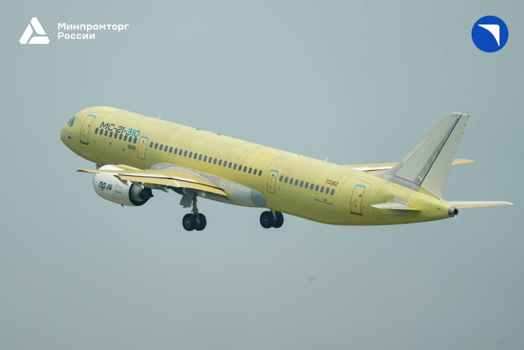 Первый серийный полностью импортзаменный самолет МС-21-310 впервые поднялся в небо