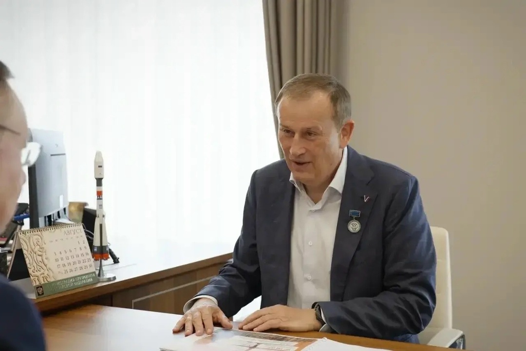 Министр строительства и ЖКХ РФ Ирек Файзуллин провел рабочую встречу с Губернатором Ленинградской области Александром Дрозденко