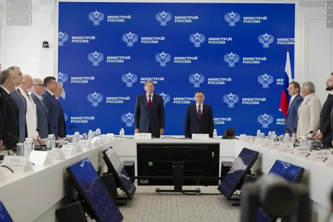 В Минстрое России наградили Лауреатов Всероссийских конкурсов на лучшую строительную, проектно-изыскательскую организацию и предприятие строительной индустрии