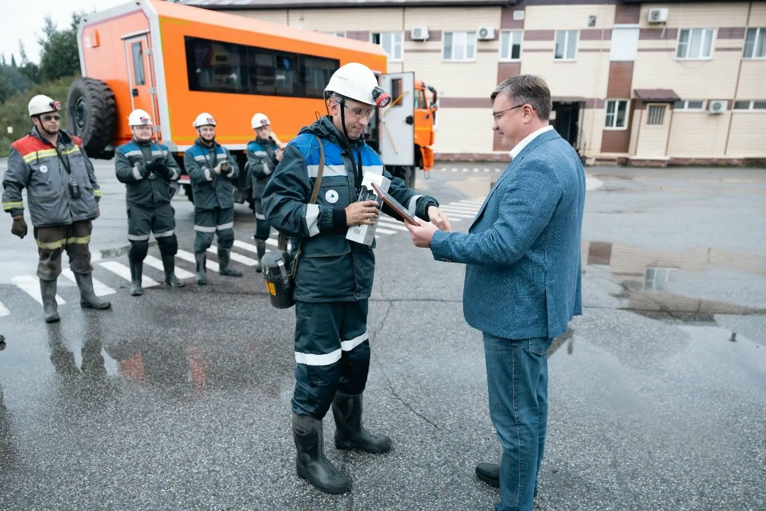 Плюс два километра! Еще два подготовительных коллектива шахты «Усковская» прошли по 1 км горных выработок с начала года