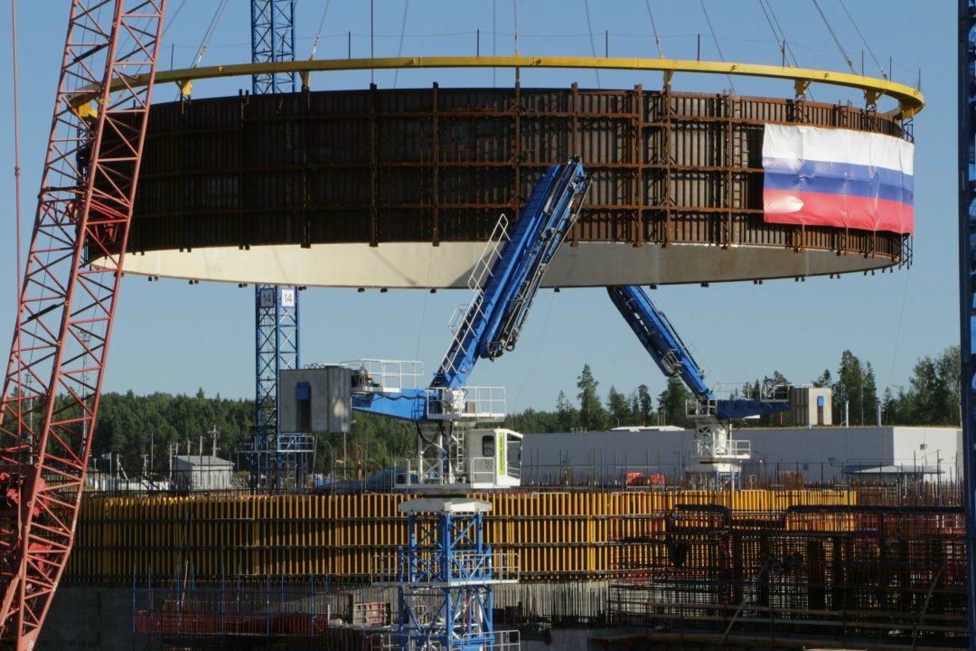 На строящемся энергоблоке № 4 Ленинградской АЭС-2 началось сооружение внутренней защитной оболочки (ВЗО) здания реактора