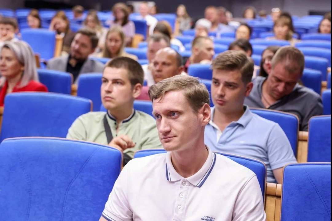 Открытый диалог со студентами и молодыми специалистами состоялся на III молодежном форуме «Молодежь и городская среда»