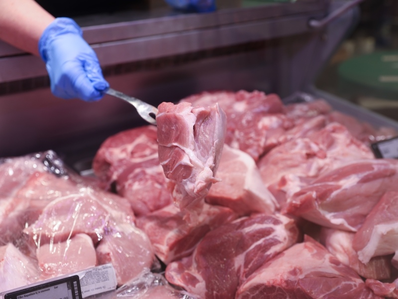 По итогам прошлого года потребления мяса и мясопродуктов в России достигло исторического максимума и составило в среднем 100,7 кг в пересчете на мясо на одного…