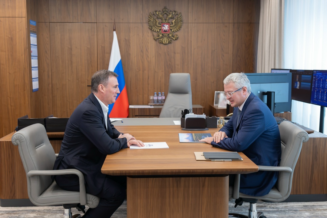 Дмитрий Патрушев провел рабочую встречу с губернатором Камчатского края Владимиром Солодовым.
