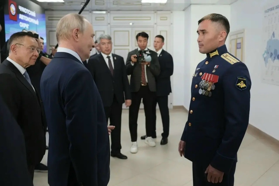 Глава Минстроя России Ирек Файзуллин доложил Президенту РФ о ключевых инструментах поддержки регионов в рамках осмотра выставки «Городская среда: от проекта…