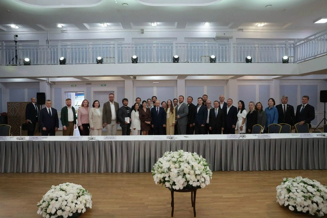 Министр строительства и ЖКХ РФ Ирек Файзуллин принял участие во встрече Президента России Владимира Путина с представителями сферы градостроительства,…