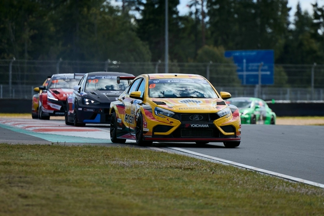 Дважды на подиуме Команда LADA Sport ROSNEFT успешно провела четвёртый этап РСКГ на автодроме «Игора Драйв» в Санкт-Петербурге — две гонки принесли два…