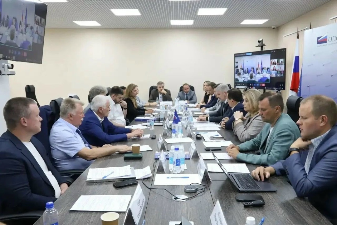 Представители Минстроя России выступили с докладами на заседании комитета по строительству «ОПОРЫ РОССИИ»
