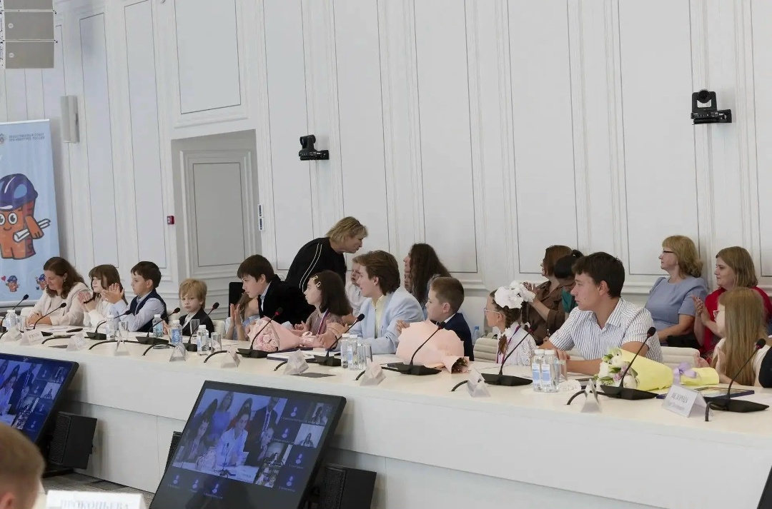 В Минстрое России наградили победителей конкурса «Спроси строителя – 2026»
