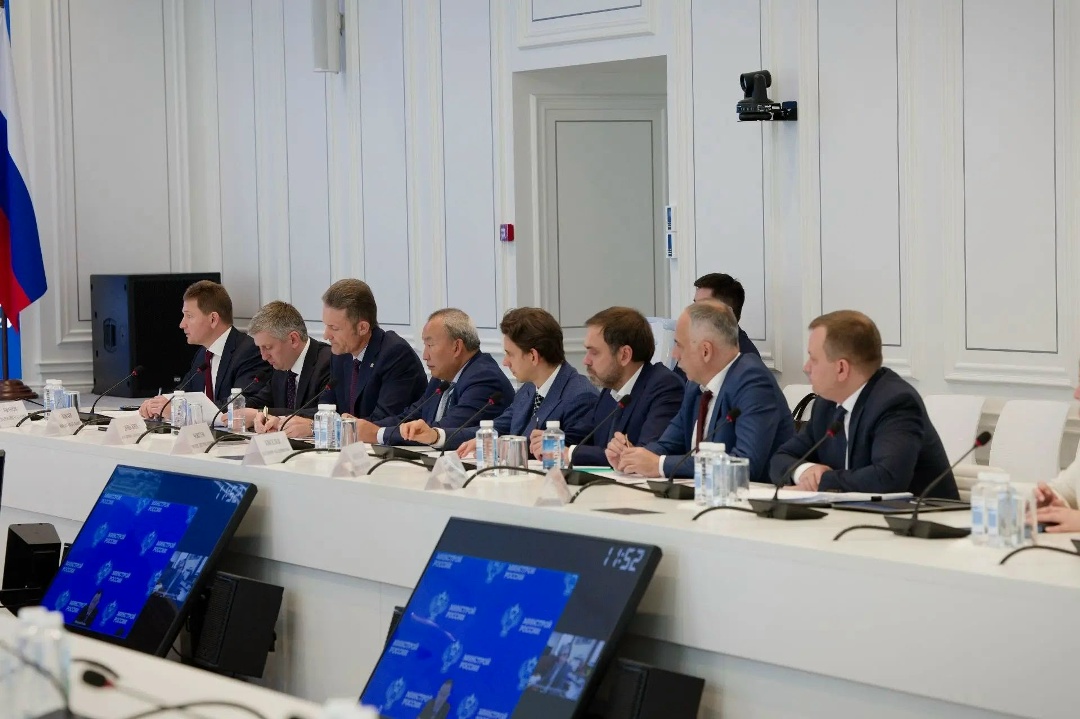 Глава Минстроя России провел совещание по вопросам реконструкции автомобильного пункта пропуска «Хандагайты»