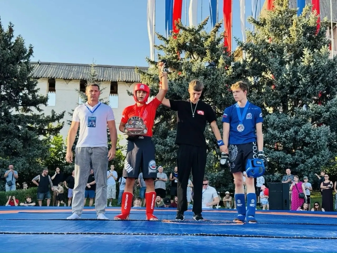 ЛУКОЙЛ помогает развитию детско-юношеского спорта в Астраханской области