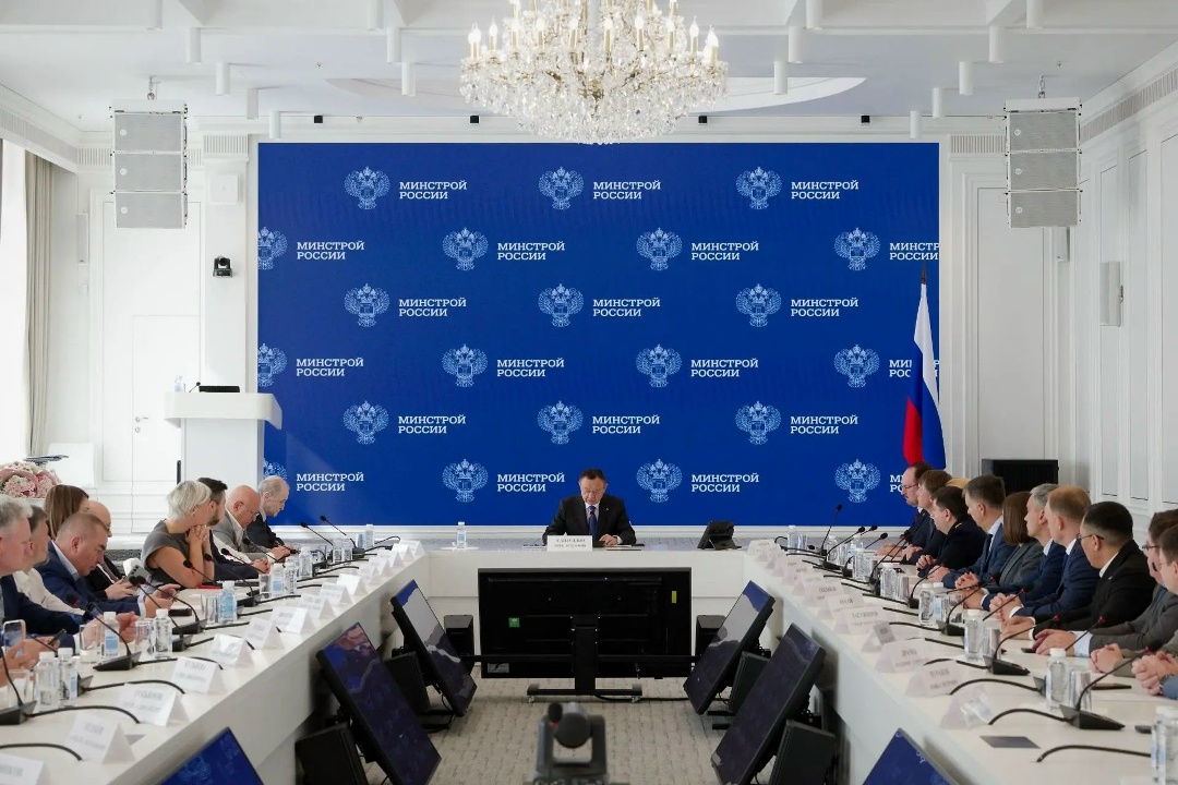 В Минстрое России прошла церемония награждения представителей профессионального сообщества изыскателей и проектировщиков, а также сотрудников Росавиации