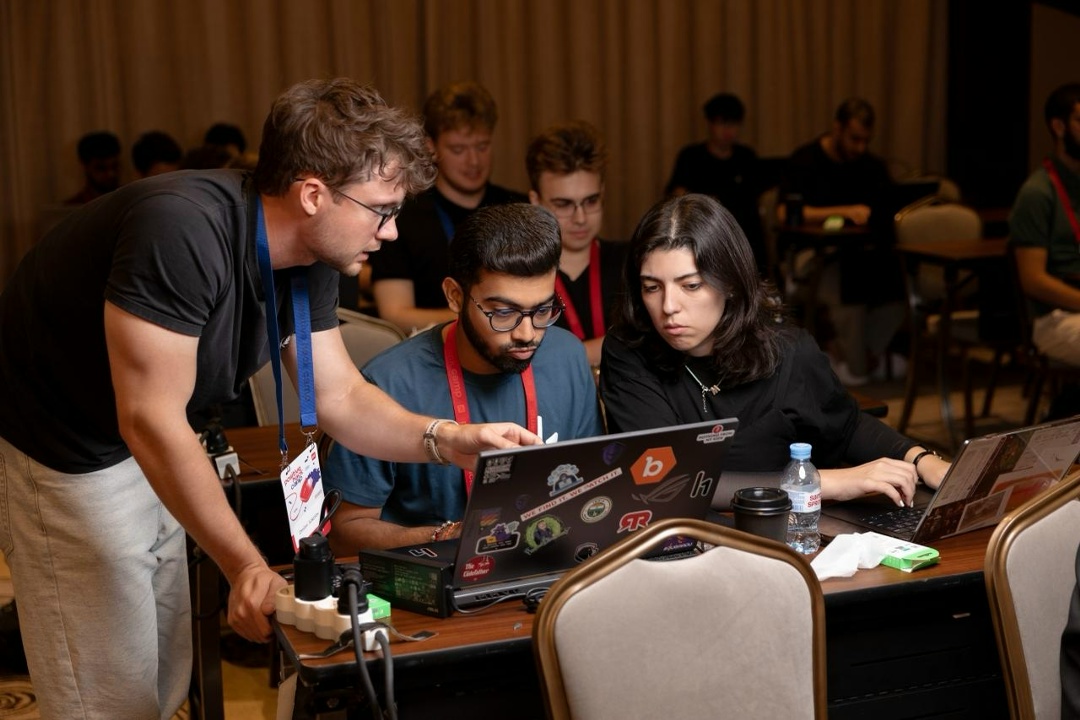 Как я провел этим летом Завершилась третья смена Positive Hack Camp: познать русский кибербез и прокачать свои скиллы приехали в Москву более 80 начинающих…