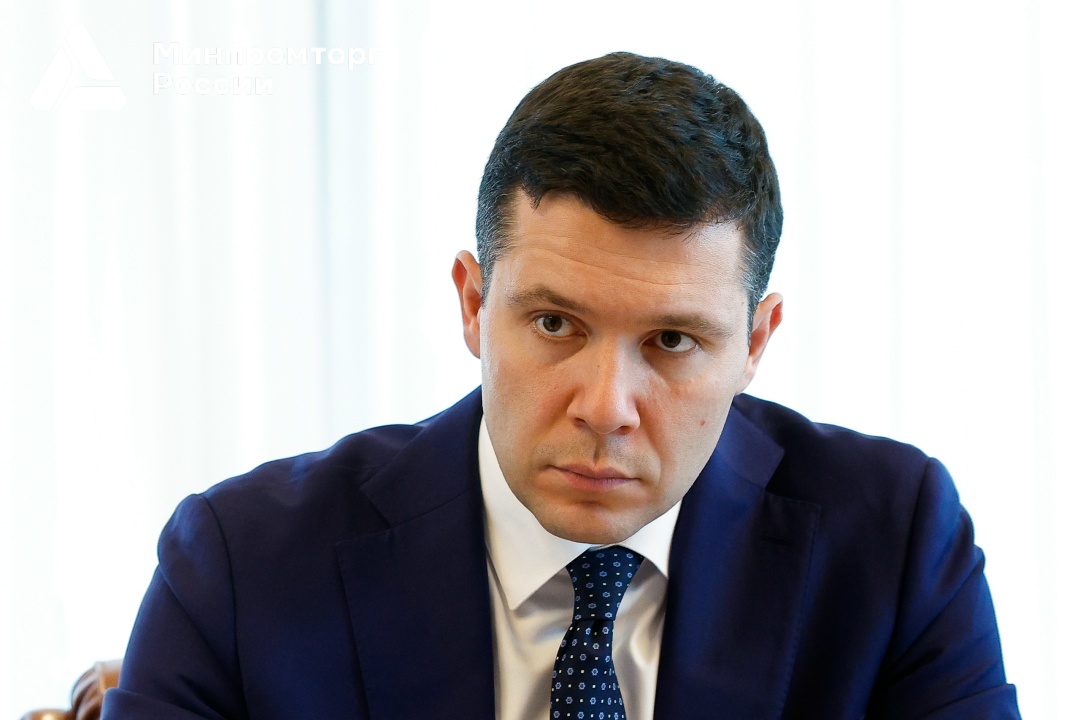 Антон Алиханов провел рабочую встречу с Александром Моором