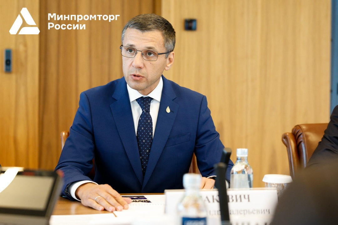 Антон Алиханов провел рабочую встречу с Александром Моором