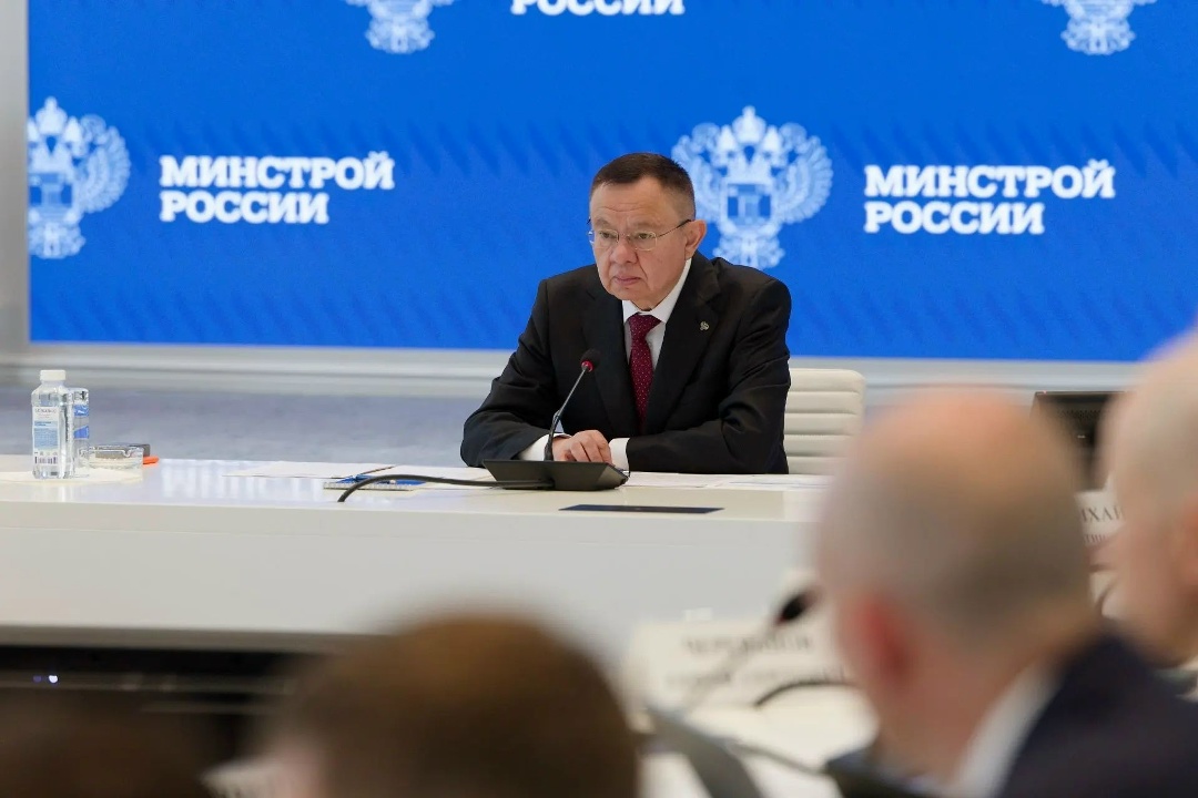 В Минстрое России прошло еженедельное оперативное совещание под председательством Министра строительства и ЖКХ РФ Ирека Файзуллина