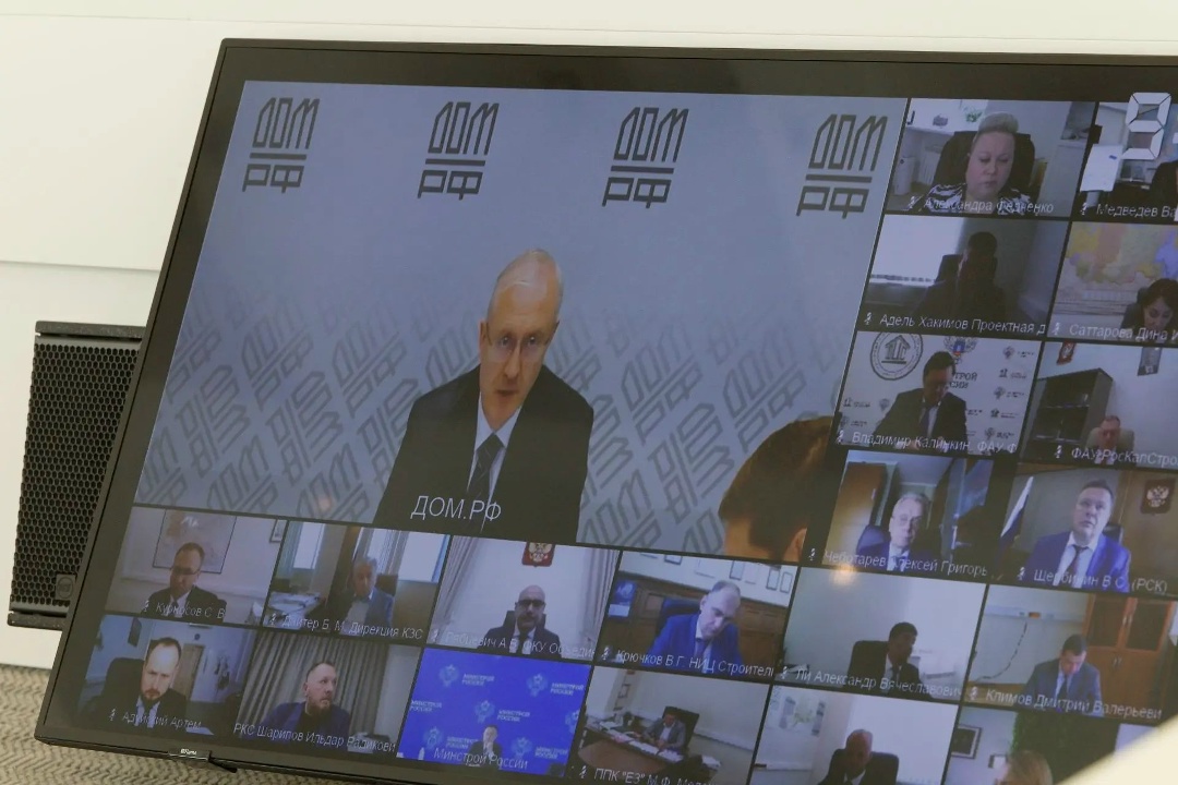 В Минстрое России прошло еженедельное оперативное совещание под председательством Министра строительства и ЖКХ РФ Ирека Файзуллина