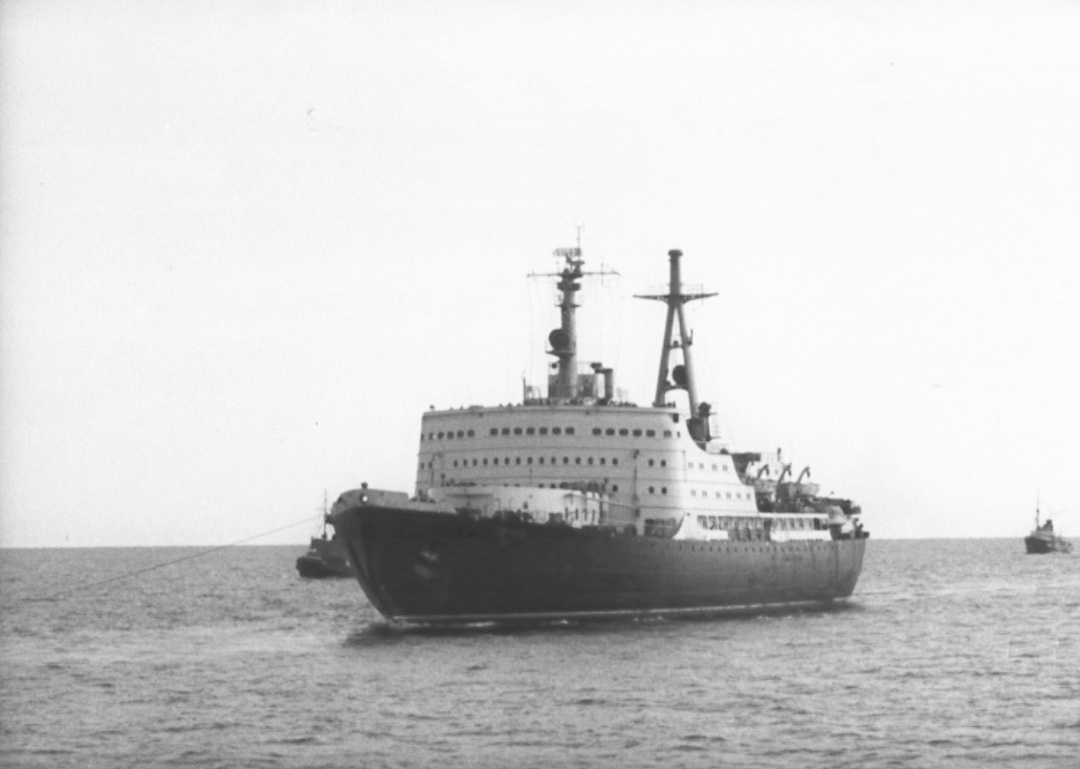 25 августа 1956 года на верфи «Адмиралтейский завод» в Ленинграде заложен первый в мире атомный ледокол – «Ленин»