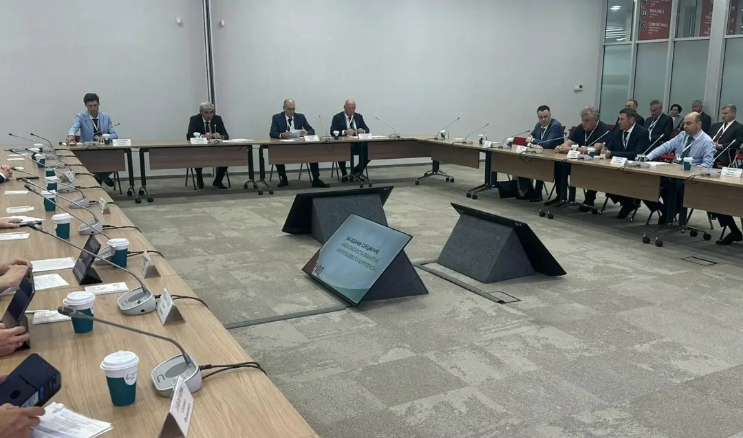 Делегация Ростехнадзора во главе с Руководителем Александром Трембицким приняла участие в деловой программе Татарстанского нефтегазохимического форума в Казани