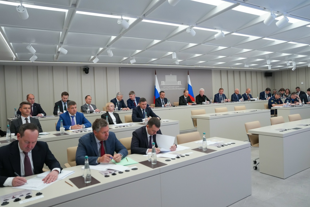 Денис Мантуров провел первое заседание подкомиссии по обеспечению бесперебойного функционирования отдельных отраслей экономики.