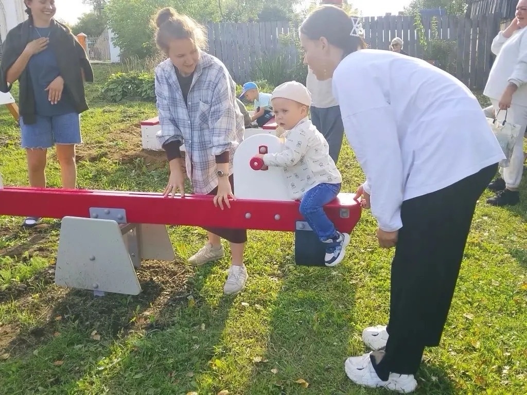 Яркое детство с ЛУКОЙЛом В Пермском крае в 6 сёлах и деревнях появились новые детские и спортивные площадки