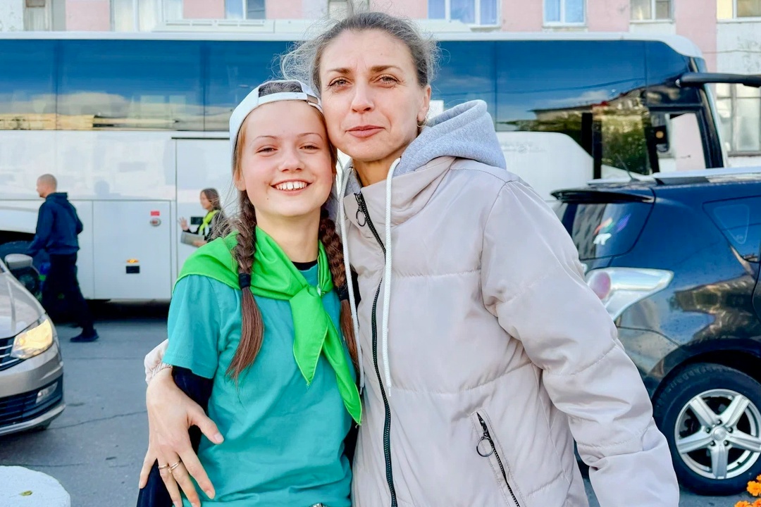 Дети вернулись с каникул Встреча после долгой разлуки всегда особенная: объятия, загорелые лица и море впечатлений