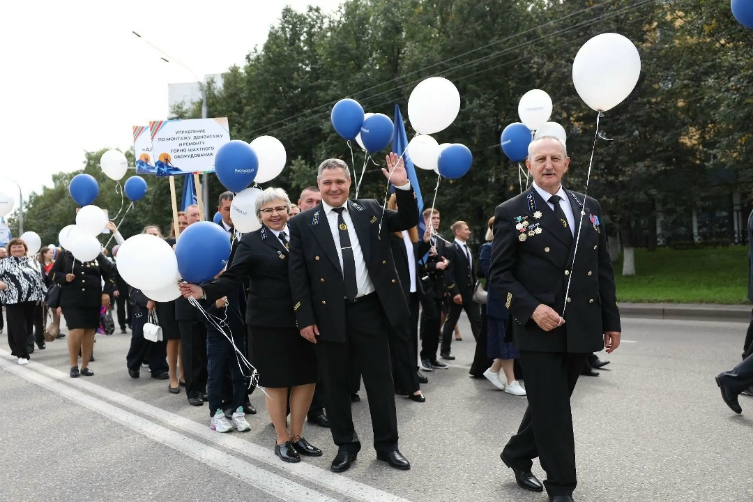 Распадская угольная компания прошла в Параде шахтеров!