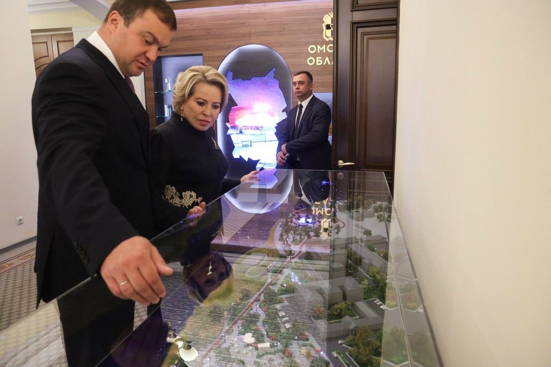 Председатель Совета Федерации Валентина Матвиенко в рамках рабочей поездки в Омскую область провела встречу с губернатором, председателем правительства региона…