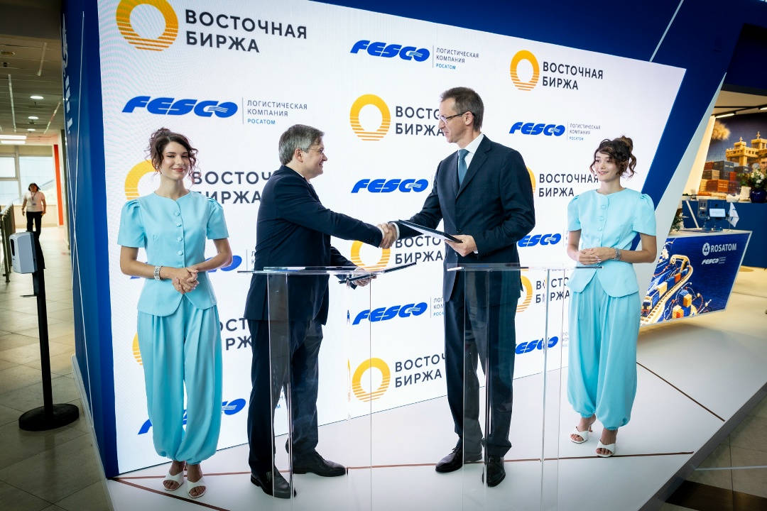От сделки — к доставке На полях ВЭФ совместно с «Восточной биржей» договорились развивать логистику поставок по биржевым сделкам.