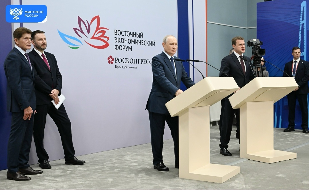 Президент России Владимир Путин по видеосвязи с площадки ВЭФ дал старт работе важнейших транспортных объектов на Дальнем Востоке