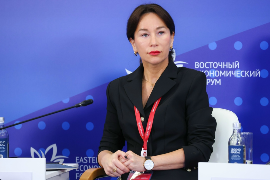 Сенаторы РФ принимают участие в работе на полях XI Восточного экономического форума
