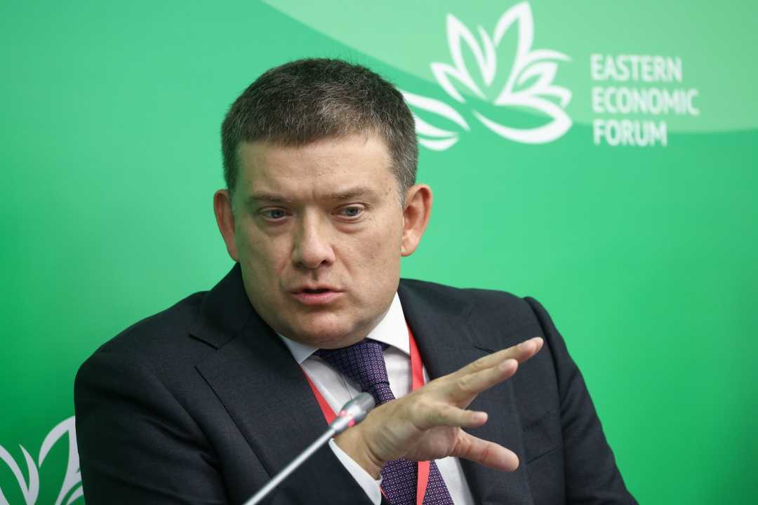 Сенаторы продолжили работу на полях XI Восточного экономического форума