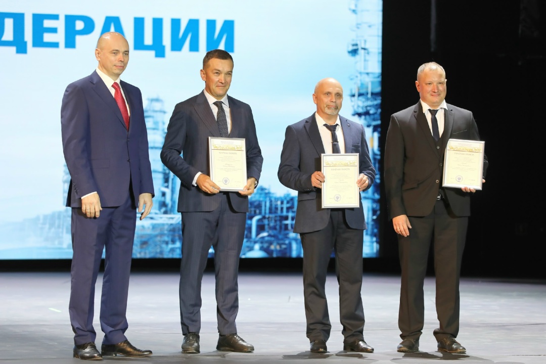 НАГРАДЫ ЗА ПРОФЕССИОНАЛИЗМ Более сотни работников «Газпром переработка Благовещенск» удостоены ведомственных и муниципальных наград