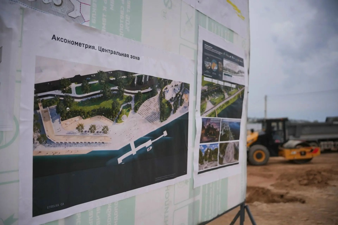 Глава Минстроя России Ирек Файзуллин прибыл с рабочим визитом в Костромскую область и посетил знаковый объект благоустройства – набережную Волги