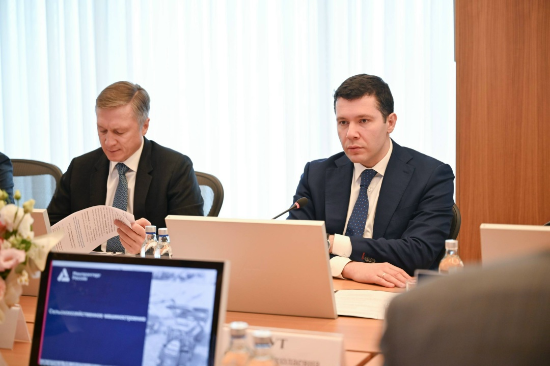 Минсельхоз и Минпромторг обсудили приоритеты развития отечественного сельхозмашиностроения