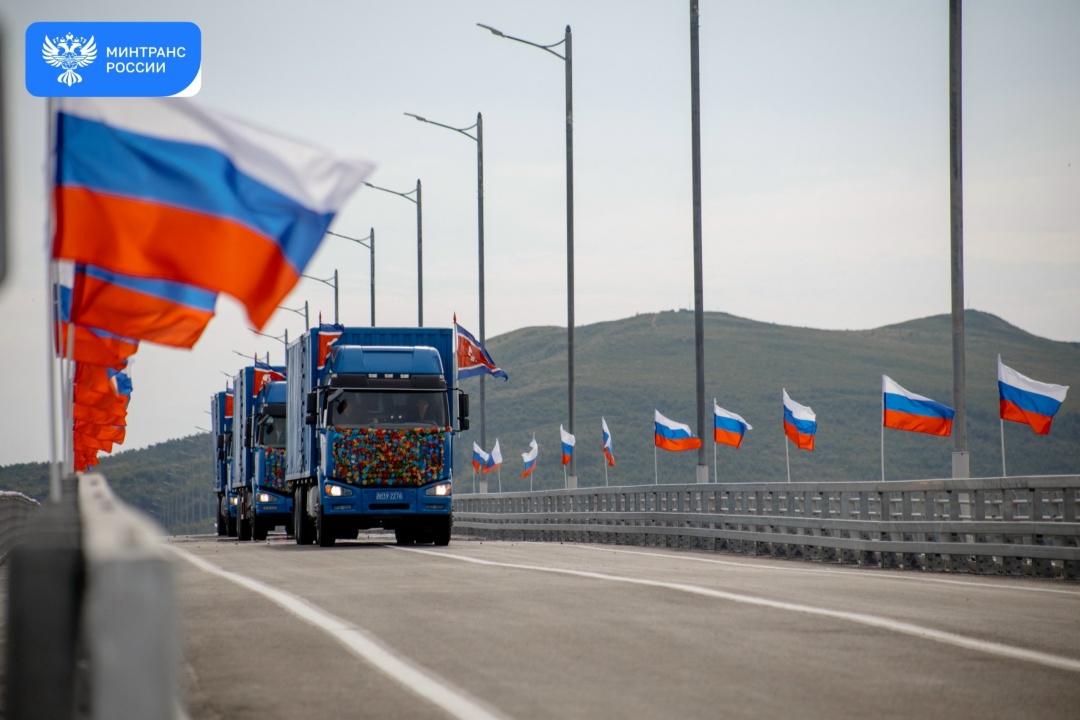 Россию и КНДР соединил новый автомобильный мост через реку Туманная